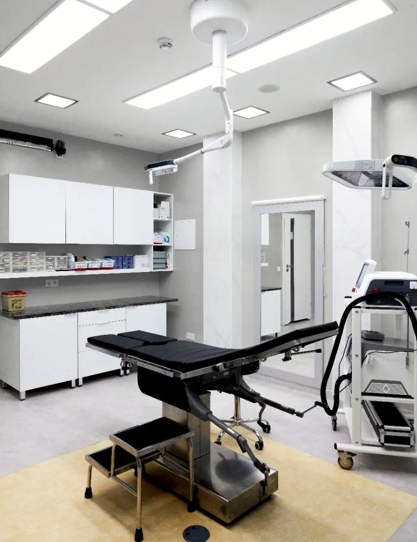 Sala de cirurgia do Centro Médico AlgarvEstetic