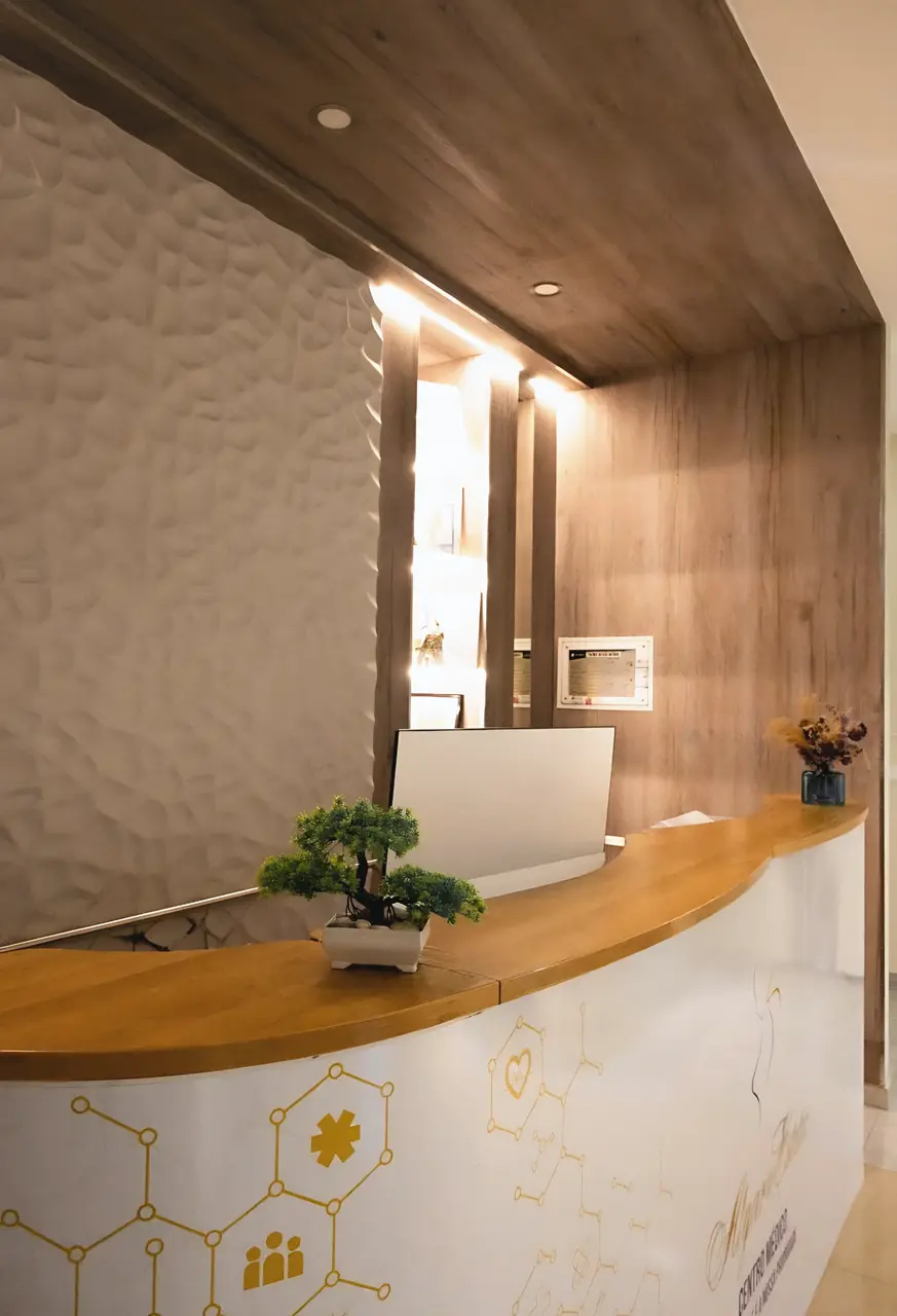 Receção do Centro Médico AlgarvEstetic em Portimão